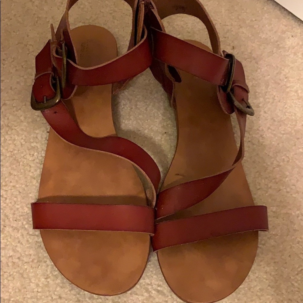 Brown cross strap leather sandals